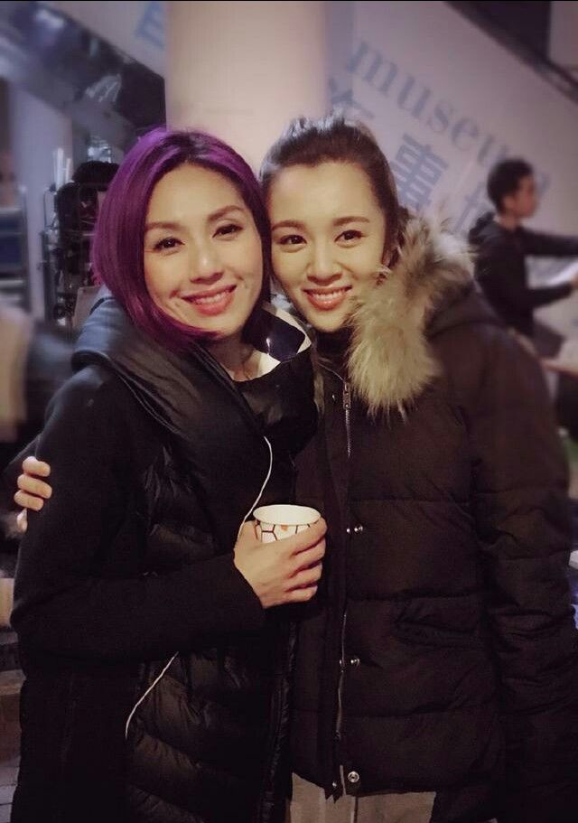 与胡歌绯闻不断，王晓晨近照惊变成蛇精脸，悲伤好大