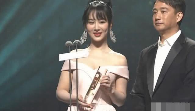 谢楠口误不道歉，把杨紫叫成“黄紫”，杨紫的反应太给对方面子了