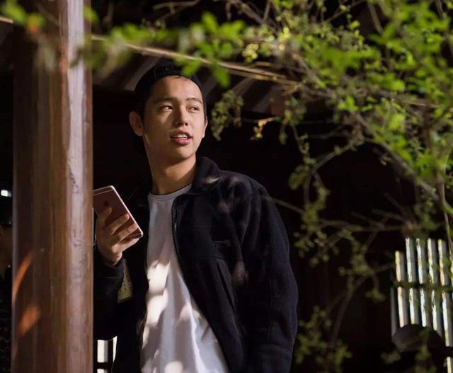 陈凯歌大儿子比陈飞宇还帅，一家子颜值被陈红拉升了好多