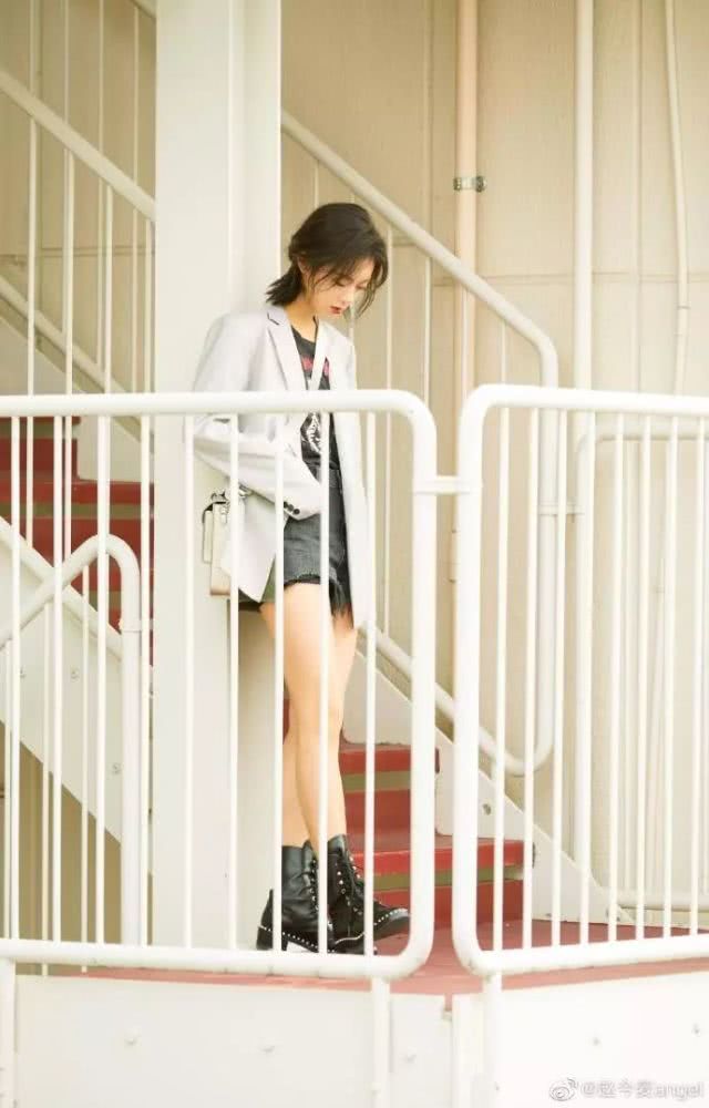 00后小花你喜欢谁?赵今麦、张子枫清新元气,只有她成熟的过分