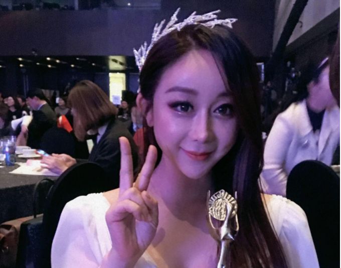 她因拍大尺度电影走红,42岁嫁24岁富二代,今被丈夫宠成女王