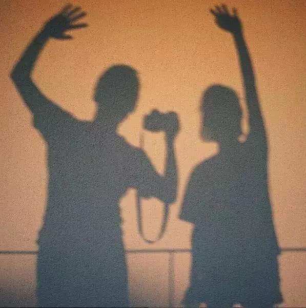 一夜爆红!这对济州夫妇356天穿情侣装,摄影旅行,上演最美爱情