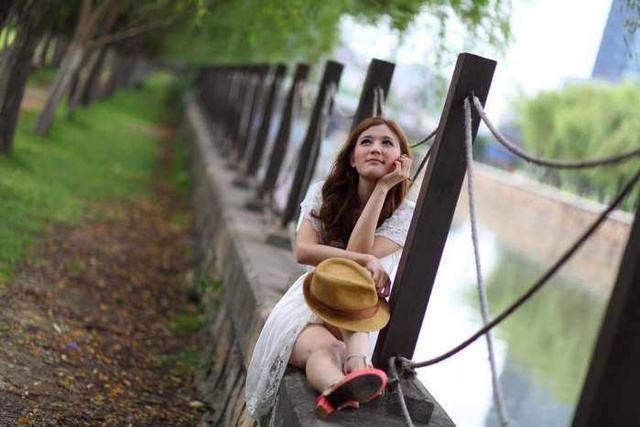 让女人失去抵抗力的四个表现，男人学会，她肯定主动倒追你