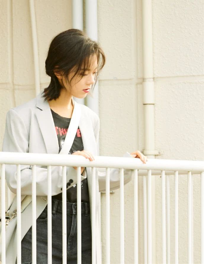 00后小花你喜欢谁?赵今麦、张子枫清新元气,只有她成熟的过分