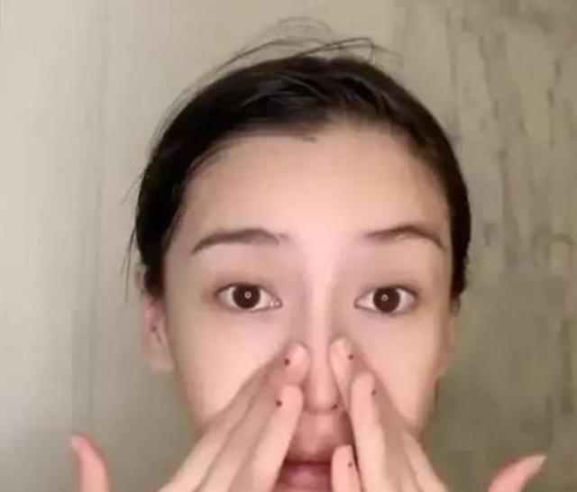 杨颖质疑整容,直播卸妆以示清白,中途鼻梁突然变歪,粉丝:卡了