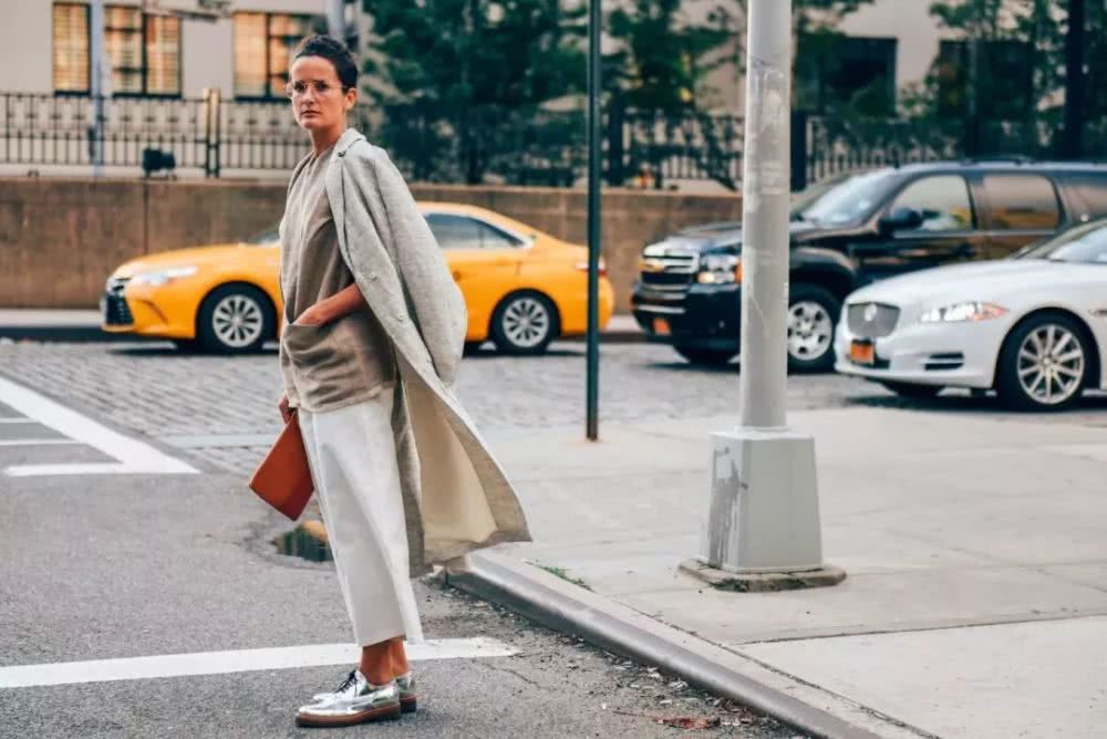 值得入手的 4 种色系下装,让你在人群中脱颖而出!