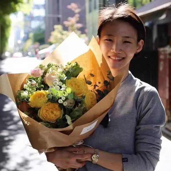 一夜爆红!这对济州夫妇356天穿情侣装,摄影旅行,上演最美爱情