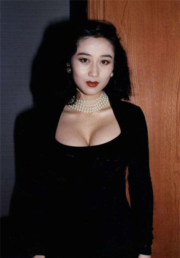 性感女神利智,令赌王何鸿燊疯狂,李连杰为她不要命
