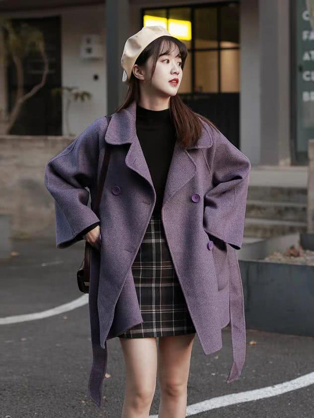 秋冬如何穿出高级感?跟着图片学搭配,让紫色浪漫美出新高度