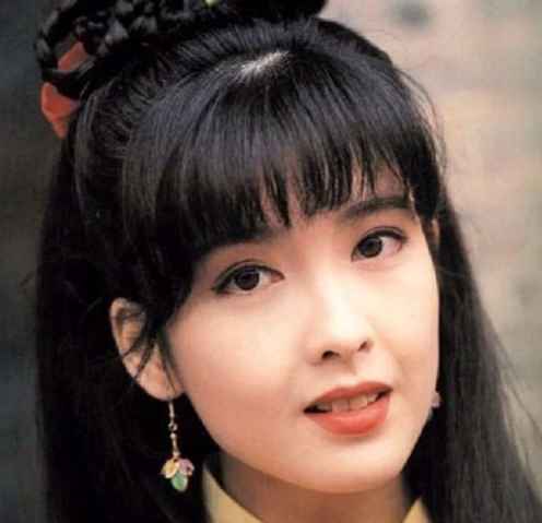 经典造型：赵丽颖最赏心悦目，周慧敏最经典，谁最仙气十足？