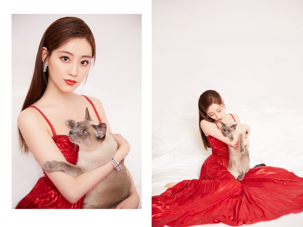 祝绪丹红裙精致迷人时尚大片写真图片