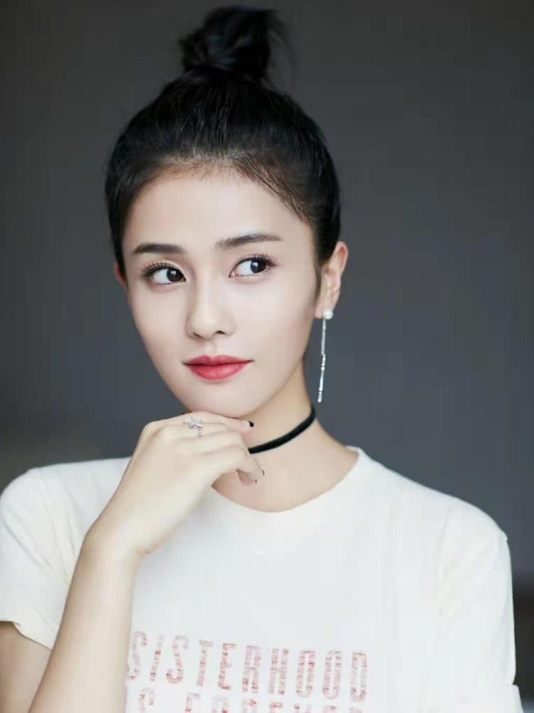 4招教你打造完美底妆，清透又有高级感，浮粉斑驳全走开