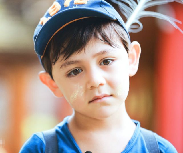 有种“基因”叫刘烨的儿子，诺一混血味逐渐消失，却帅成日系美男