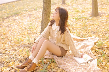 被揉胸时我应该做什么 少女口述他说蹭蹭但突然进去了