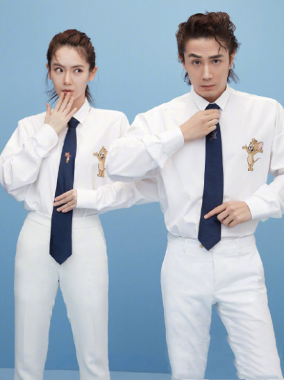 戚薇带老公一起上杂志,结婚6年依然恩爱,这才是最好的爱情