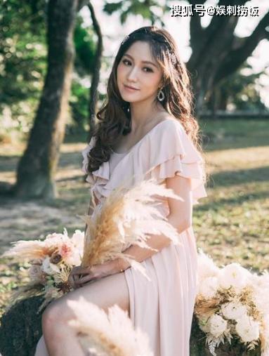 英皇太子爷杨政龙女友宣布诞下女儿，女方虽曾离异但嫁入豪门在即