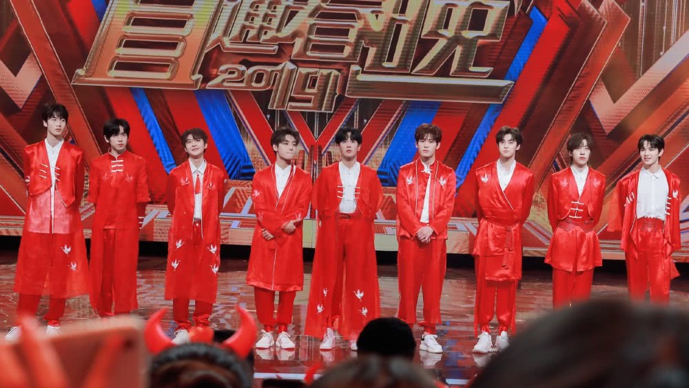 春晚再添新面孔,肖战UNINE火箭少女R1SE均在列,艾兰.沃克也在?