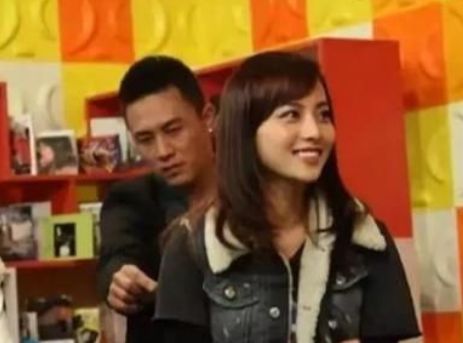 她19岁刚出道就一夜爆红,恋杜淳7年不被承认,如今嫁入豪门