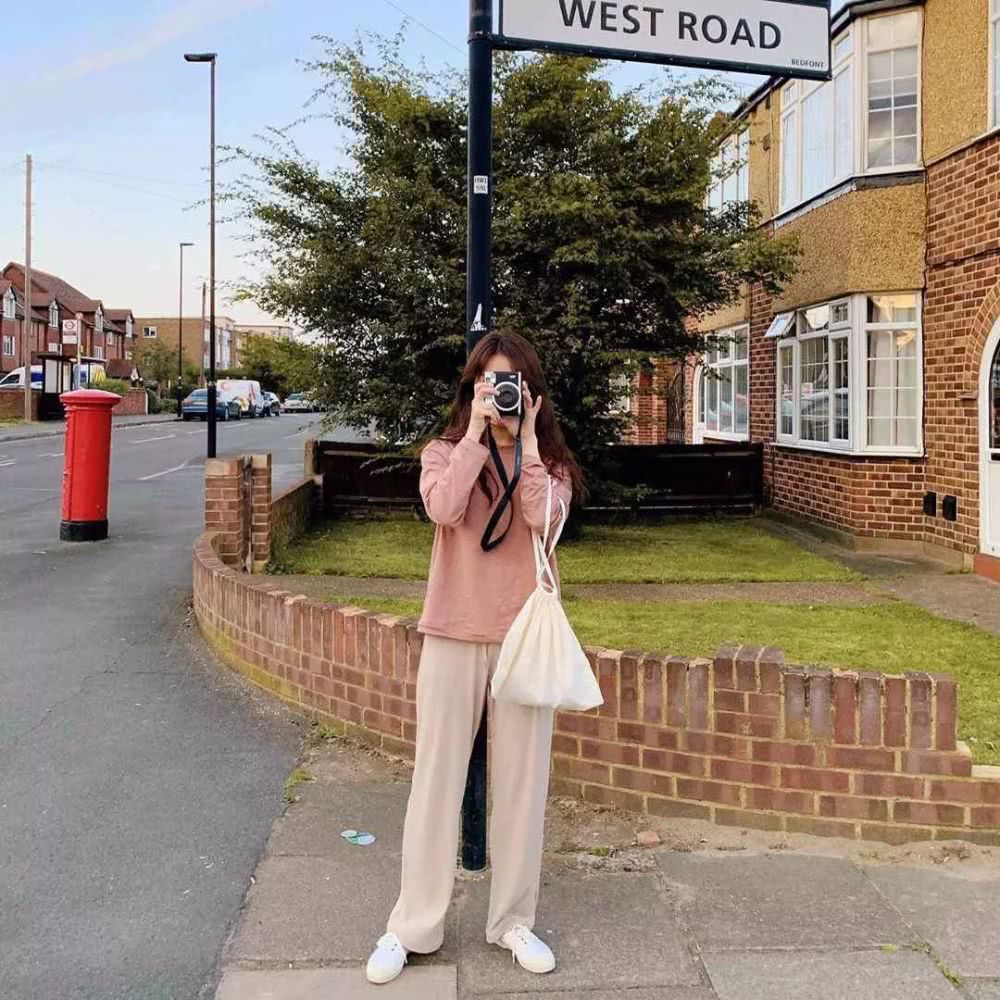 针织衫+拖地裤=秋冬巨洋气穿搭,好看到爆