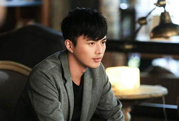 看《还没爱够》冲韩庚却被他吸粉,网友:蒋欣喜欢的男人差不了!