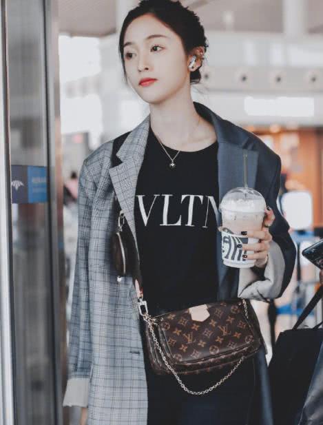 秋冬时节不会穿衣,吴宣仪的4套穿搭技巧让你一不小心变成时髦精