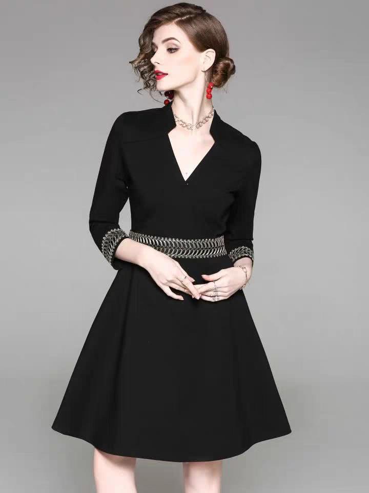 早春很火的连衣裙新穿法,时髦洋气又显身材,高级感太强