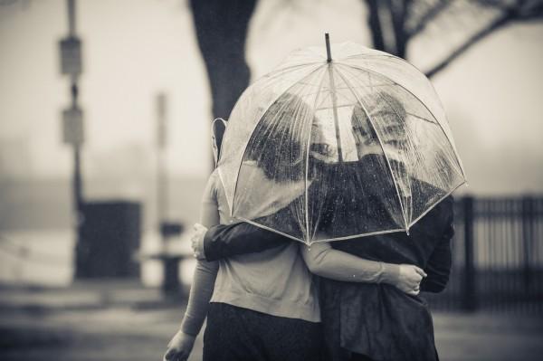 女人暗示想你了，一般会有用这3句话来表达，别傻乎乎不知道