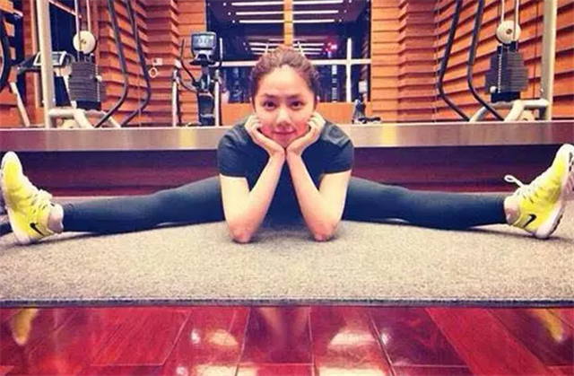 女生153-175CM标准体重对照表，如若你“超标”了？别不当回事！