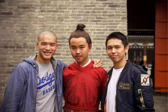 陈凯歌大儿子比陈飞宇还帅，一家子颜值被陈红拉升了好多