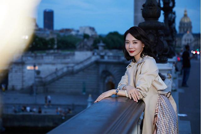 女人别再披头散发了，很显老！今年流行这5种发型，减龄效果好