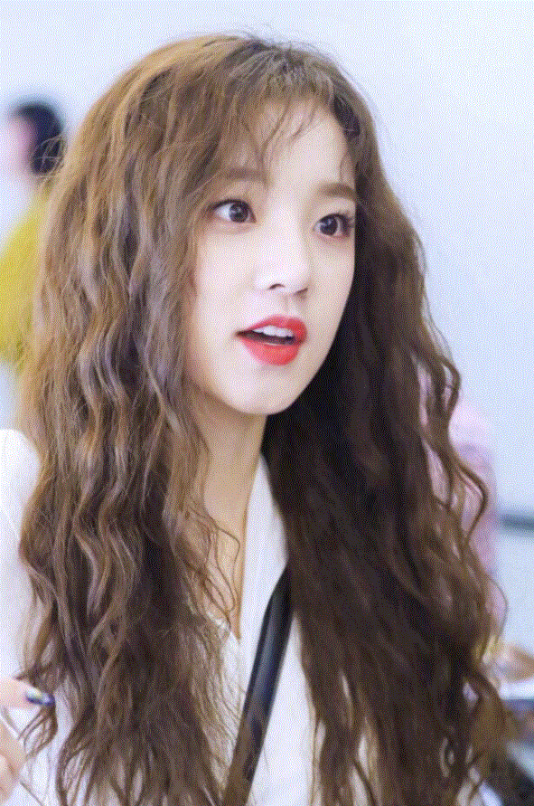 年末卷发大盘点,改变单调黑长直,最美造型过大年