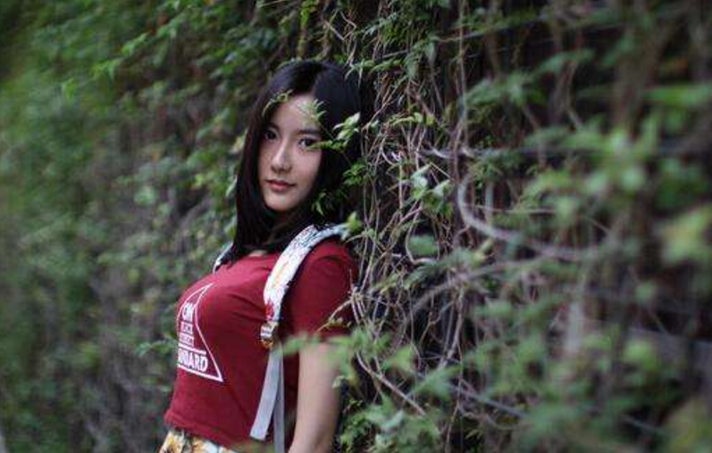 她是95后美女学霸，清华史上最美校花，曾高考艺考双第一，如今怎么样了？