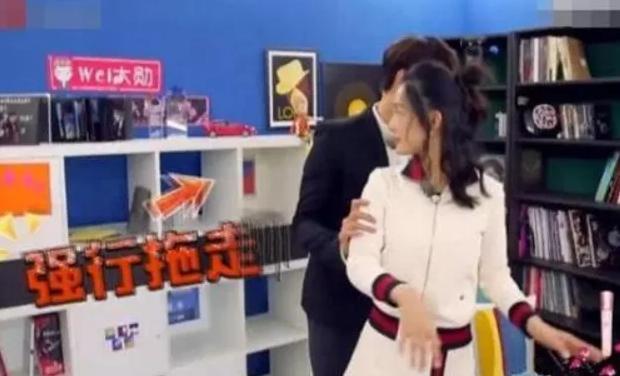 李沁在魏大勋家中发现几张女生的照片,看清是谁后,粉丝坐不住了