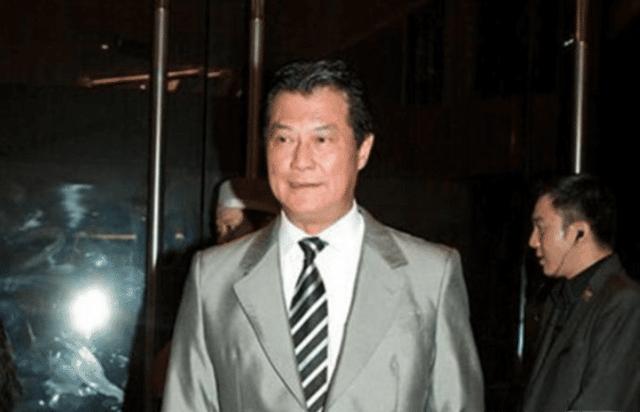 他是向华强最害怕的人,谢贤叫他大哥,张学友还成了他女婿