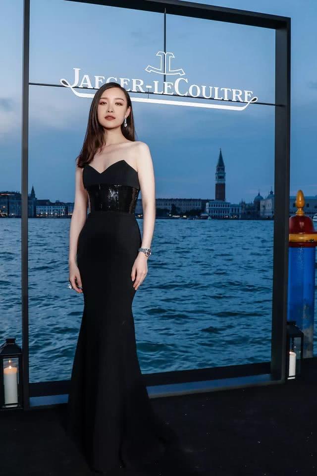 倪妮在线教你轻奢感穿搭，既能HOLD住女王风，还能穿出邻家姐姐范