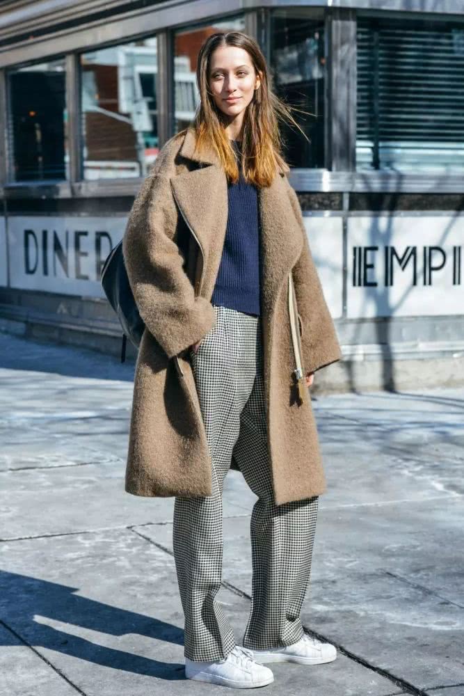 值得入手的 4 种色系下装,让你在人群中脱颖而出!