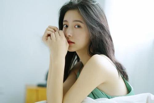 感情中，经常给你发这4条消息的女人，无疑就是拿你当备胎！