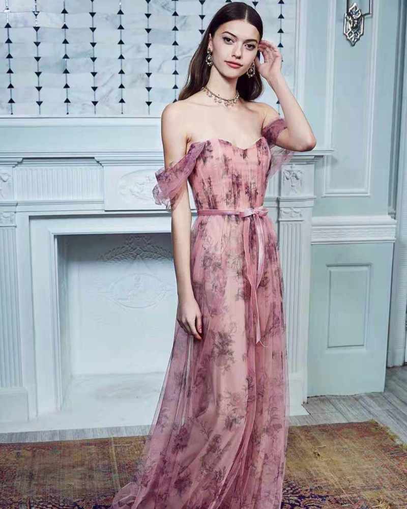 年会怎么穿才能SLAY全场?收下这份礼裙穿法大全,轻松夺得男神心