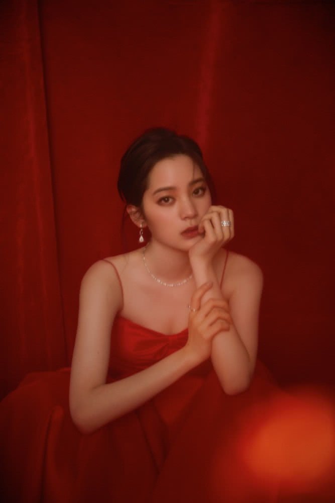 长开后的欧阳娜娜有多美？晚会上穿晚礼裙，身材让全网女生绝望