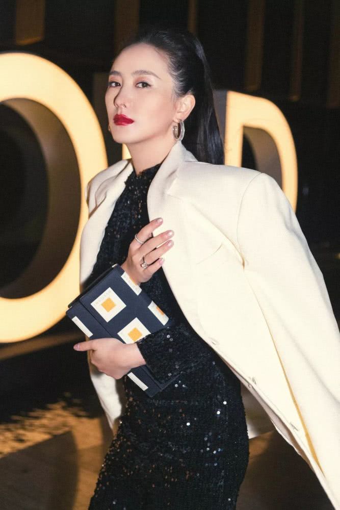 2020年,收下这份年味儿十足的过年穿搭指南