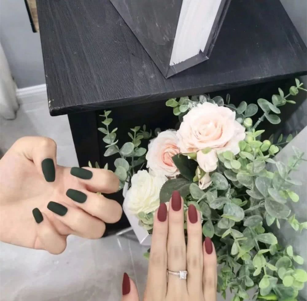 2020冬季做什么纯色美甲显白还好看？