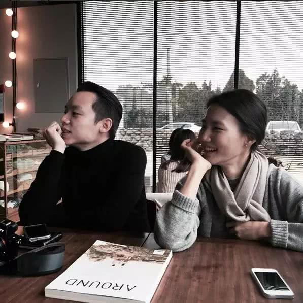 一夜爆红!这对济州夫妇356天穿情侣装,摄影旅行,上演最美爱情