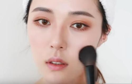 奶茶画脸上什么体验?欧阳娜娜同款妆容,你的男神秒变“小跟班”