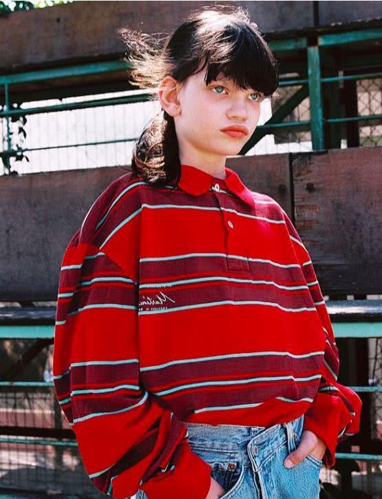 9岁乌克兰女孩长了一副扁平鼻梁,打破刻板审美成为了封面女郎?