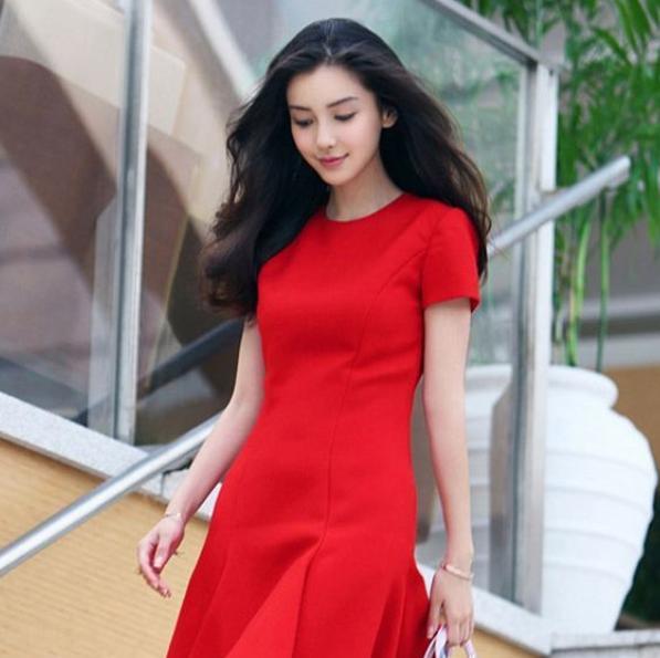 杨颖质疑整容,直播卸妆以示清白,中途鼻梁突然变歪,粉丝:卡了