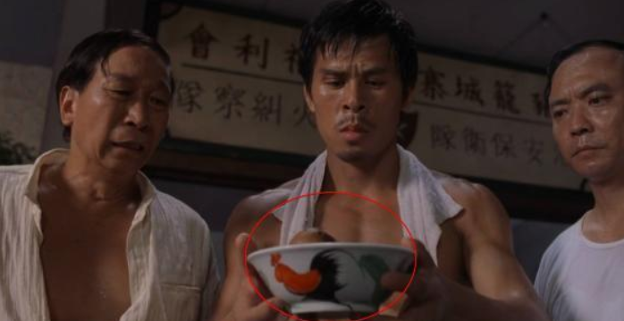 他为了报恩，对周星驰15年不离不弃，刘德华想拜他为师