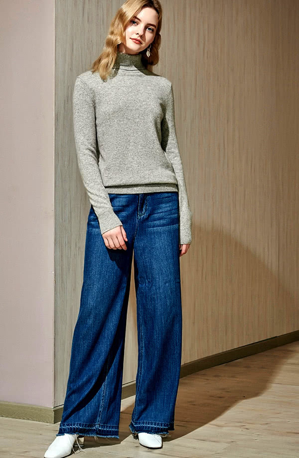 30+女人如何装扮才精致,学会这几种毛衣穿搭方式,让你成为风景线