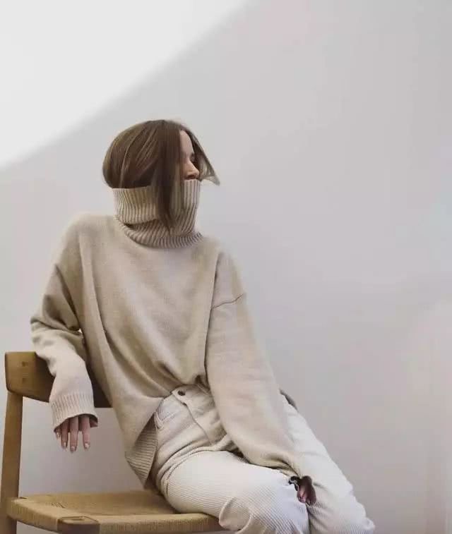 粉色+灰色,姜黄色+牛仔蓝,这几组颜色穿在一起也太显贵了吧