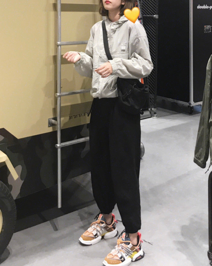 时尚达人告诉你“老爹鞋”怎么穿不显腿粗,还很洋气,00后必学