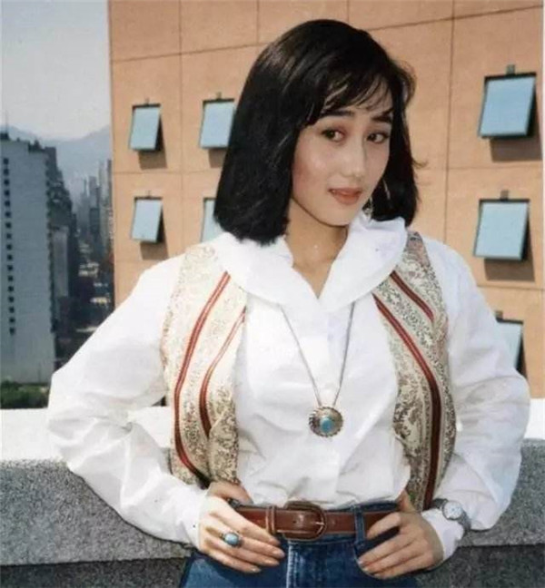 性感女神利智,令赌王何鸿燊疯狂,李连杰为她不要命